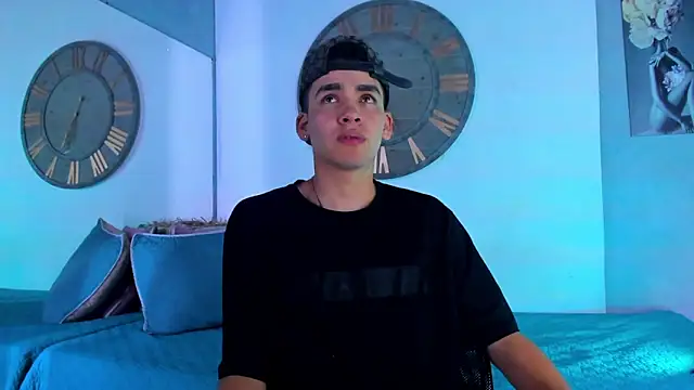 Mike 0233  online show from 01-09-25, 03:58