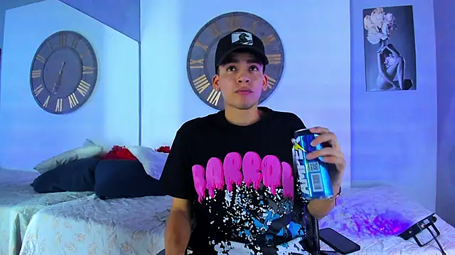 Mike 0233  online show from 01-18-25, 04:37