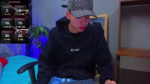 Mike 0233  online show from 03-09-25, 04:27