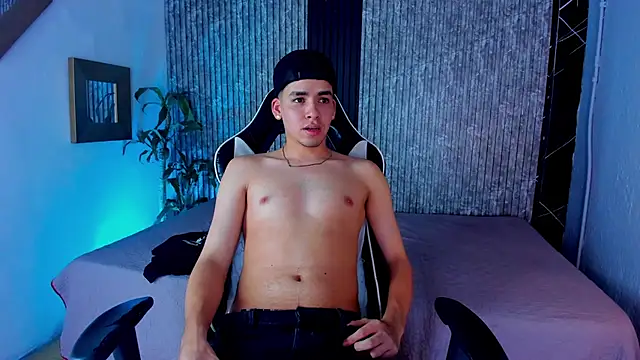 Mike 0233  online show from 09-13-25, 04:45