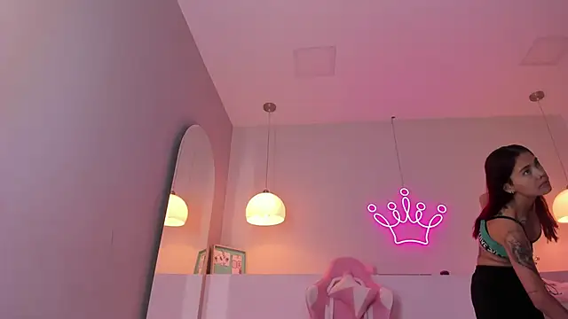 violeth hill online show from 12-14-25, 06:34