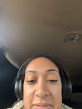 Snapshot of starrynikki chatting on 12-22-24, 04:17 starrynikki online show from 12-22-24, 04:17