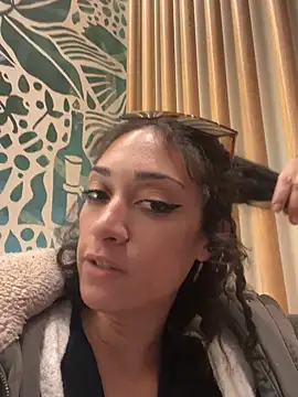 Snapshot of starrynikki chatting on 01-28-25, 02:31 starrynikki online show from 01-28-25, 02:31