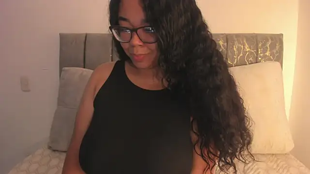 Snapshot of XMara chatting on 06-09-26, 04:29 XMara online show from 06-09-26, 04:29