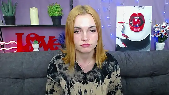 Snapshot of MargaritaKiss chatting on 03-15-25, 02:46 MargaritaKiss online show from 03-15-25, 02:46