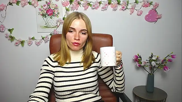 Snapshot of MargaritaKiss chatting on 09-11-25, 06:30 MargaritaKiss online show from 09-11-25, 06:30