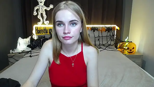 Snapshot of MargaritaKiss chatting on 10-15-25, 06:52 MargaritaKiss online show from 10-15-25, 06:52