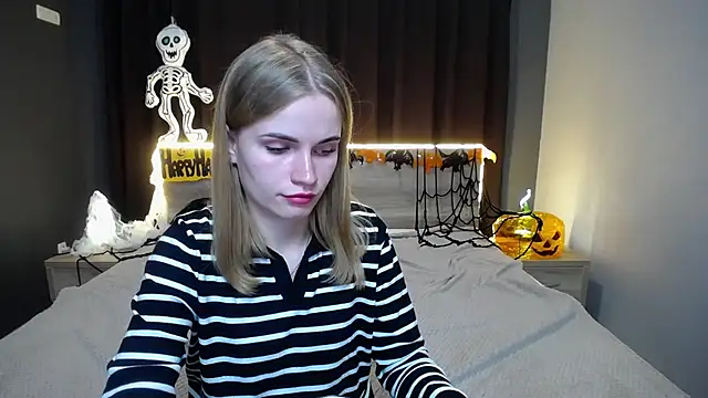 Snapshot of MargaritaKiss chatting on 10-19-25, 07:03 MargaritaKiss online show from 10-19-25, 07:03