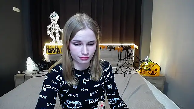 Snapshot of MargaritaKiss chatting on 10-22-25, 06:51 MargaritaKiss online show from 10-22-25, 06:51