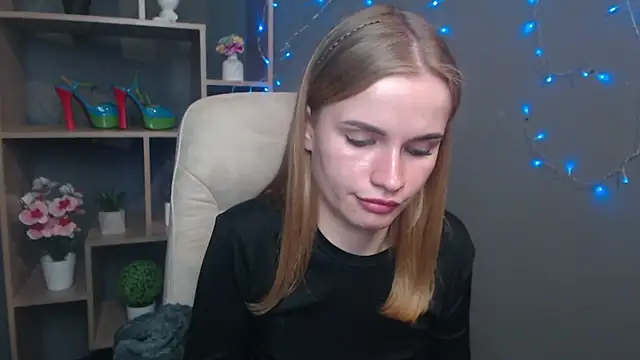 Snapshot of MargaritaKiss chatting on 11-14-25, 08:18 MargaritaKiss online show from 11-14-25, 08:18