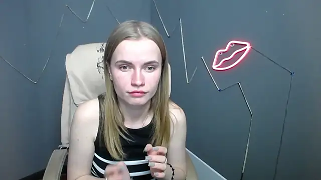 Snapshot of MargaritaKiss chatting on 04-28-26, 02:27 MargaritaKiss online show from 04-28-26, 02:27