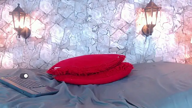 SexyJuliii21 online show from 01-12-25, 06:49