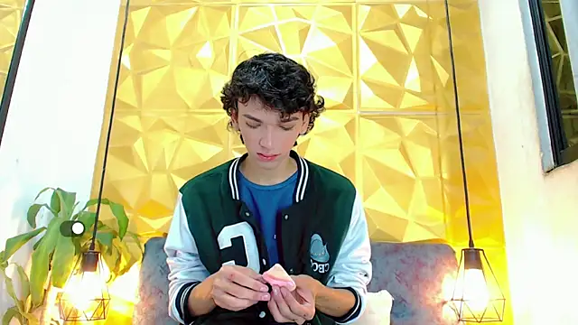 Snapshot of SexyJuliii21 chatting on 01-20-25, 03:04 SexyJuliii21 online show from 01-20-25, 03:04