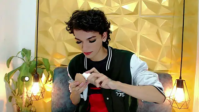 Snapshot of SexyJuliii21 chatting on 01-23-25, 04:09 SexyJuliii21 online show from 01-23-25, 04:09