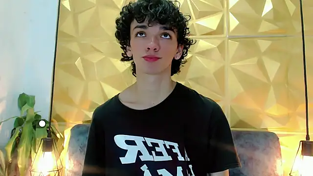 SexyJuliii21 online show from 02-10-25, 06:53