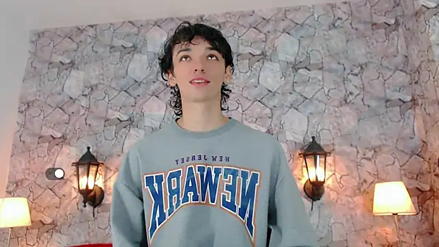 Snapshot of SexyJuliii21 chatting on 02-18-25, 10:27 SexyJuliii21 online show from 02-18-25, 10:27