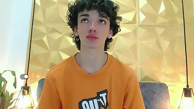 Snapshot of SexyJuliii21 chatting on 02-24-25, 06:49 SexyJuliii21 online show from 02-24-25, 06:49