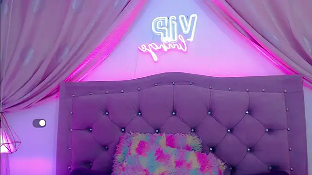 Snapshot of SexyJuliii21 chatting on 02-27-25, 06:29 SexyJuliii21 online show from 02-27-25, 06:29