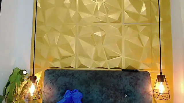 SexyJuliii21 online show from 03-10-25, 04:28