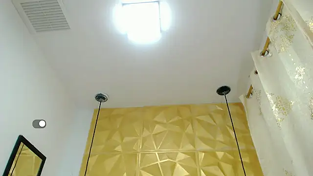 Snapshot of SexyJuliii21 chatting on 03-21-25, 03:44 SexyJuliii21 online show from 03-21-25, 03:44