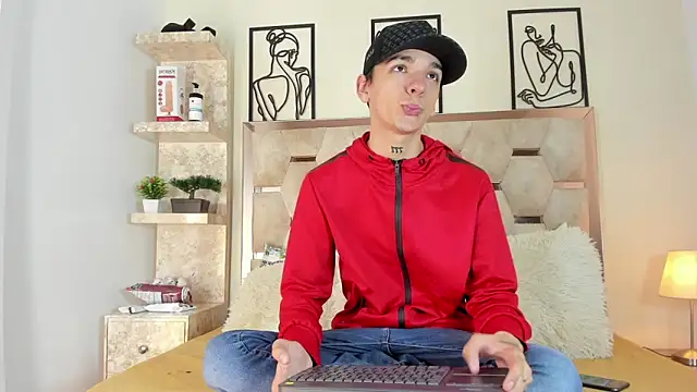 Snapshot of SexyJuliii21 chatting on 09-19-25, 10:10 SexyJuliii21 online show from 09-19-25, 10:10