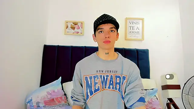 SexyJuliii21 online show from 09-20-25, 08:43