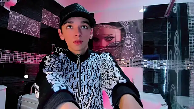 Snapshot of SexyJuliii21 chatting on 09-23-25, 08:23 SexyJuliii21 online show from 09-23-25, 08:23