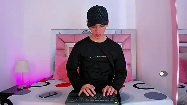 Snapshot of SexyJuliii21 chatting on 09-27-25, 08:58 SexyJuliii21 online show from 09-27-25, 08:58