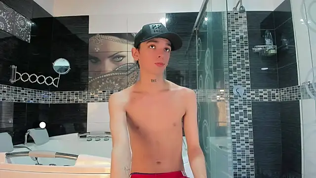 Snapshot of SexyJuliii21 chatting on 10-26-25, 04:29 SexyJuliii21 online show from 10-26-25, 04:29