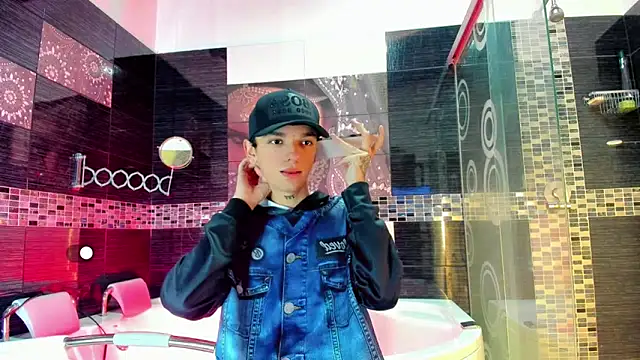 Snapshot of SexyJuliii21 chatting on 10-30-25, 09:48 SexyJuliii21 online show from 10-30-25, 09:48