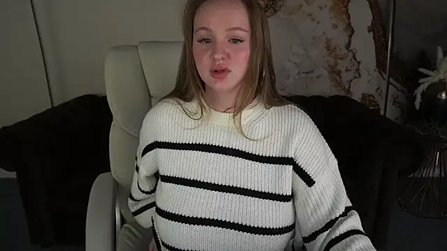 Snapshot of LylaYeess chatting on 12-11-24, 07:25 LylaYeess online show from 12-11-24, 07:25