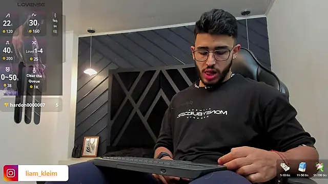 Liam Kleiin online show from 11-22-25, 11:20