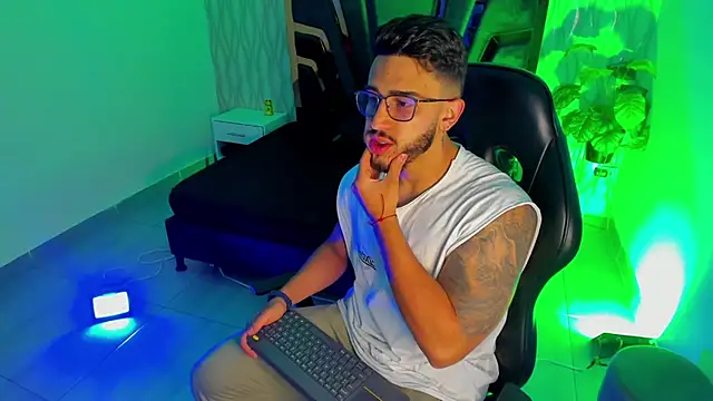 Liam Kleiin online show from 12-18-25, 11:16