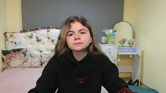 TinaRedly online show from 03-31-26, 06:14