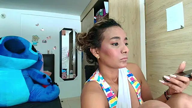 megan collins96 online show from 04-18-26, 09:48