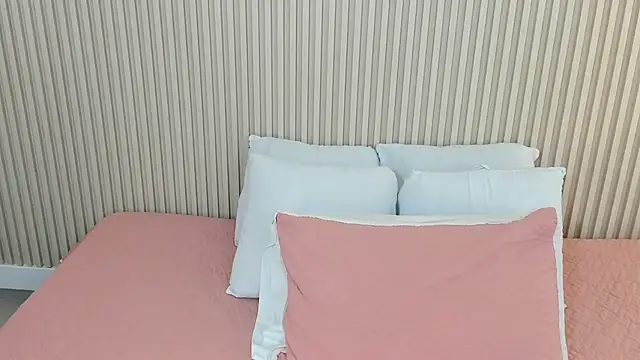 charlottebrowns  online show from 06-05-26, 12:33
