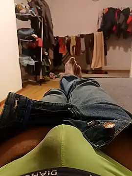 maleesa online show from 11-21-25, 04:27