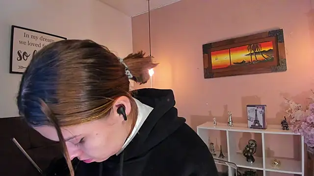 ArianaBaker online show from 02-26-25, 11:52