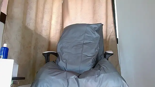 Snapshot of bellatrixx_69 chatting on 12-14-24, 03:15 bellatrixx 69 online show from 12-14-24, 03:15