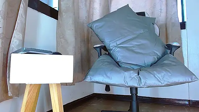 Snapshot of bellatrixx_69 chatting on 12-19-24, 11:50 bellatrixx 69 online show from 12-19-24, 11:50