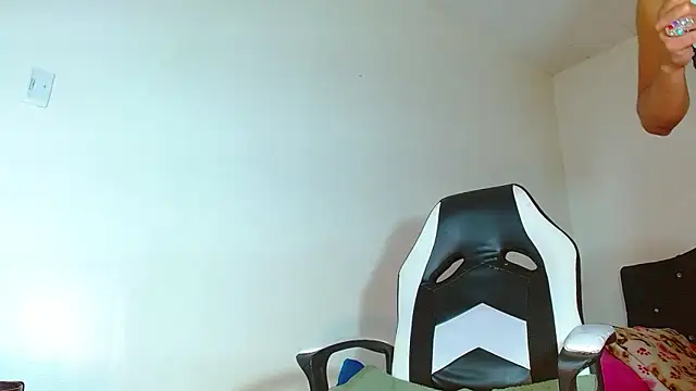 Snapshot of bellatrixx_69 chatting on 01-03-25, 04:22 bellatrixx 69 online show from 01-03-25, 04:22