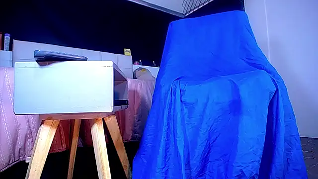 Snapshot of bellatrixx_69 chatting on 10-17-25, 11:35 bellatrixx 69 online show from 10-17-25, 11:35