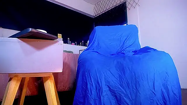 Snapshot of bellatrixx_69 chatting on 10-25-25, 11:29 bellatrixx 69 online show from 10-25-25, 11:29