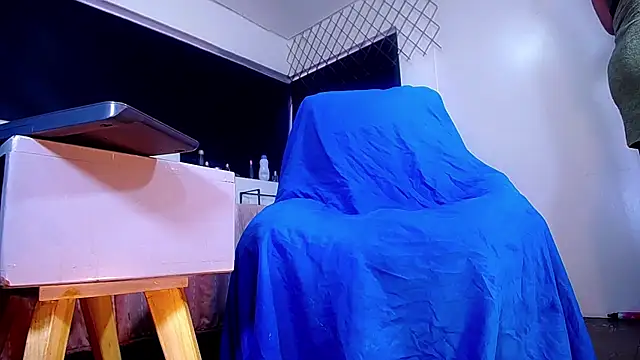 Snapshot of bellatrixx_69 chatting on 10-31-25, 11:44 bellatrixx 69 online show from 10-31-25, 11:44