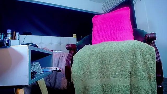 Snapshot of bellatrixx_69 chatting on 11-29-25, 11:13 bellatrixx 69 online show from 11-29-25, 11:13