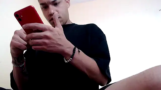 Snapshot of Osiiriis chatting on 01-24-25, 02:51 Osiiriis online show from 01-24-25, 02:51