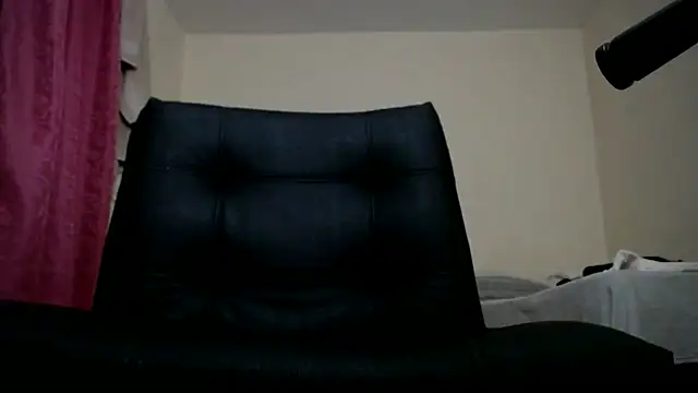 Snapshot of Osiiriis chatting on 02-16-25, 05:37 Osiiriis online show from 02-16-25, 05:37