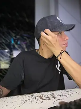 Snapshot of Osiiriis chatting on 03-02-25, 08:16 Osiiriis online show from 03-02-25, 08:16