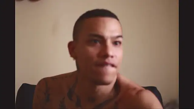 Snapshot of Osiiriis chatting on 03-12-25, 10:07 Osiiriis online show from 03-12-25, 10:07