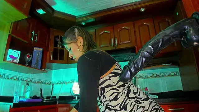 LaureenHills online show from 03-05-25, 09:16